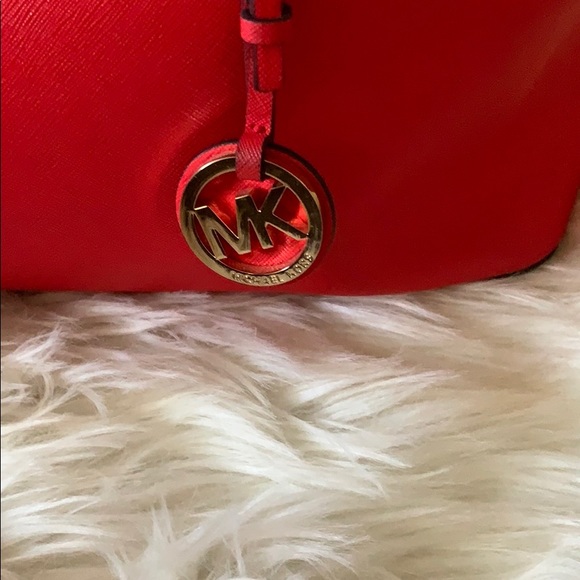 Authentic Micheal Kors red bag - Picture 5 of 8
